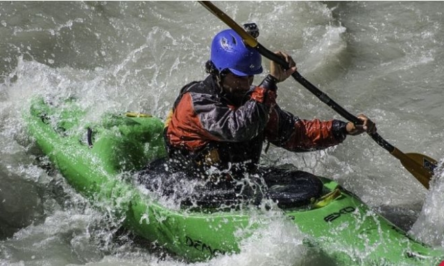  Escuela de kayak en Morgex 